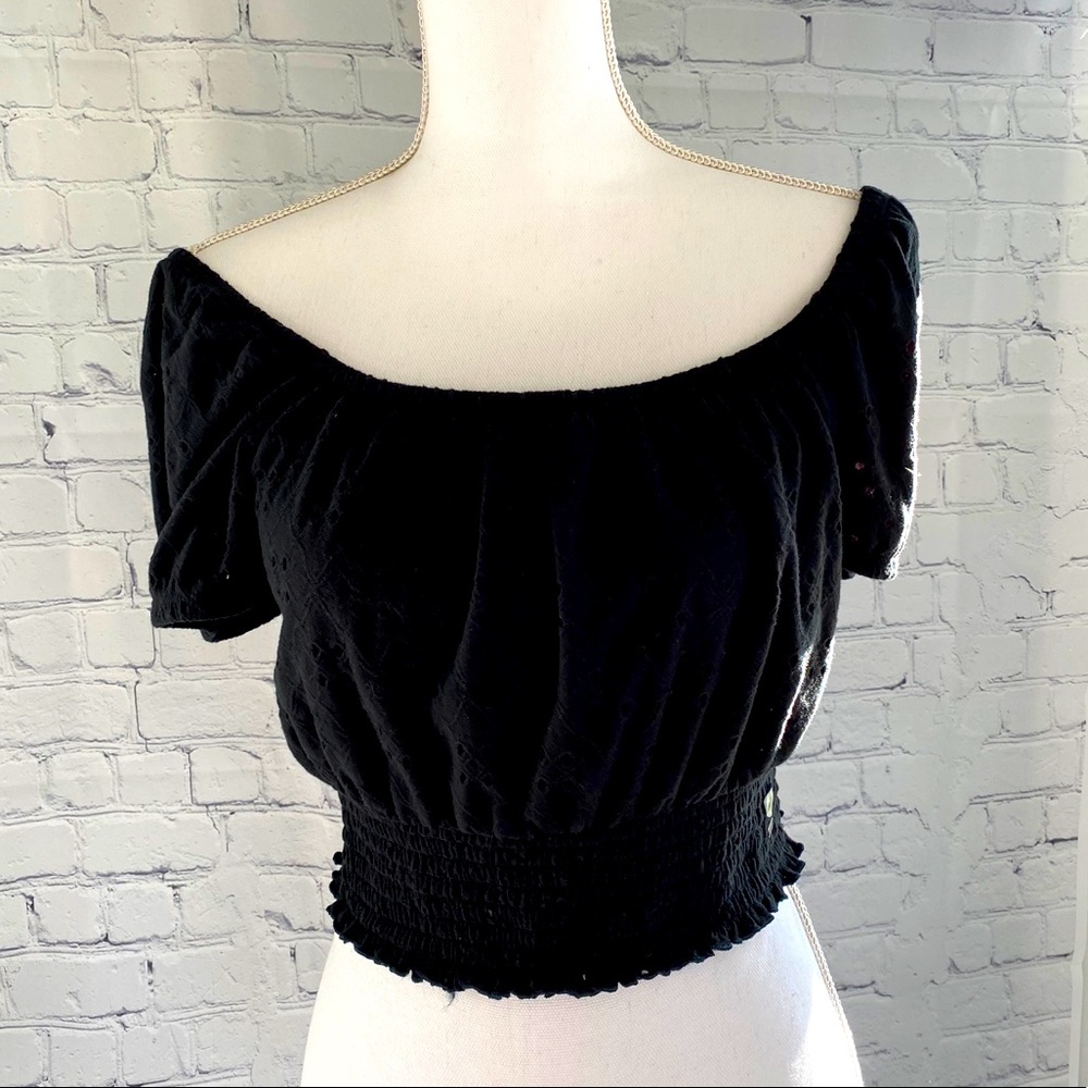 Hollister Black Crop Top M